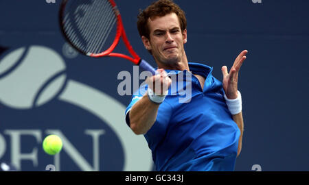 Der britische Andy Murray im Einsatz gegen den kroatischen Marin Cilic während der US Open in Flushing Meadows, New York, USA. Stockfoto