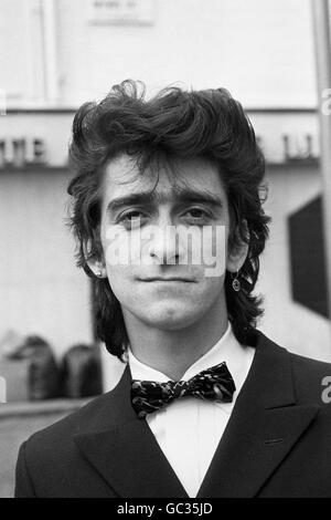 Ein neues Bild von Gary Holton, 30, Leadsänger bei der Punkband Heavy Metal Kids, jetzt einer der Schauspieler in ITV's preisgekrönter Serie 'auf Wiedersehen Pet'. Stockfoto