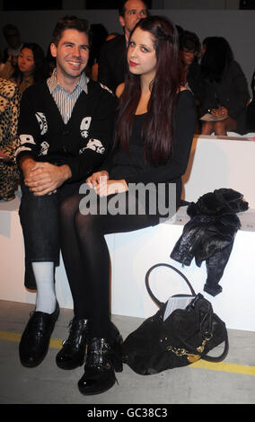 London Fashionweek - Twenty8Twelve Front Row Stockfoto