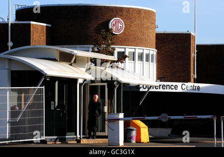 Der Eingang zum Werk MG Motor Longbridge in Birmingham. Die Regierung hat eine Untersuchung eingeleitet, nachdem MG Rover am 8 2005. April in die Verwaltung gegangen war. Stockfoto