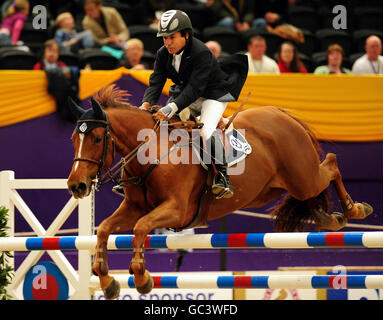 Reiten - Horse of the Year Show 2009 - Tag zwei - Birmingham NEC. Mexikos Jaime Guerra auf Uline während der Grandstand Welcome Stakes während der Horse of the Year Show 2009 im NEC in Birmingham. Stockfoto