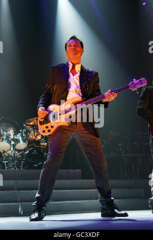 Martin Kemp vom Spandau Ballet in der O2 Arena in Dublin für den ersten Abend ihrer Come-Back Tour. Stockfoto