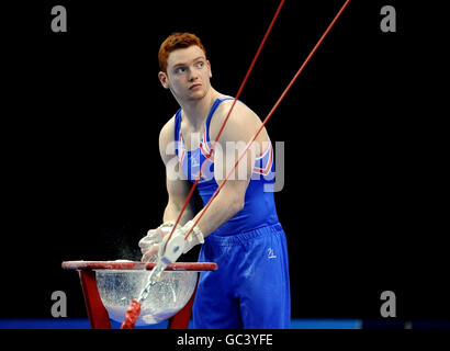 Gymnastik - Turn-Weltmeisterschaften 2009 - O2 Arena. Der britische Daniel Purvis tritt an den Ringen während der Gymnastik-Weltmeisterschaft in der 02 Arena in London an Stockfoto