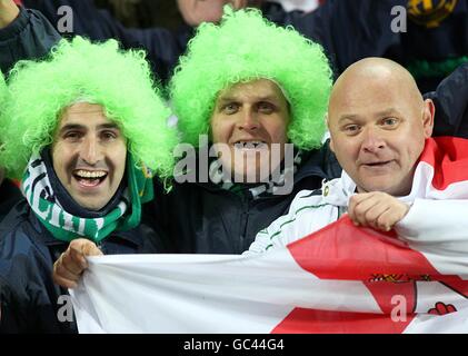 Fußball - FIFA Fußball-Weltmeisterschaft 2010 - Qualifikationsrunde - Gruppe drei - Tschechische Republik / Nordirland - Spartan Stadium. Nordirland Fans auf den Tribünen Stockfoto