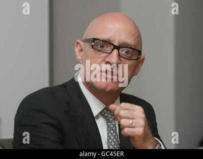 Stanley Young, Chief Executive Officer von New York Stock Exchange Technologies bei Stormont Castle, wo Pläne für die Errichtung eines Außenposten in Belfast angekündigt wurden, der 400 neue Arbeitsplätze schafft. Stockfoto