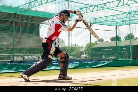 Englands Jonathan Trott während einer Nets-Session beim OUTsurance Oval in Bloemfontein, Südafrika. Stockfoto