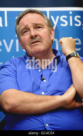 Professor David Nutt spricht am Kings College in London, inmitten des Sturzes seiner Entlassung als Chefdrogenberater der Regierung nach seinen umstrittenen Äußerungen über Cannabis, Ecstasy und LSD. Stockfoto