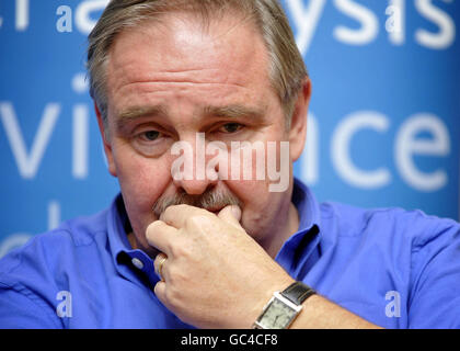 Professor David Nutt spricht am Kings College in London, inmitten des Sturzes seiner Entlassung als Chefdrogenberater der Regierung nach seinen umstrittenen Äußerungen über Cannabis, Ecstasy und LSD. Stockfoto