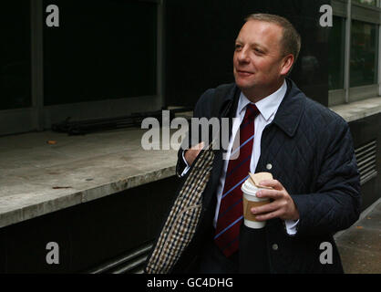 Ian Clement, ehemaliger stellvertretender Bürgermeister von London, vor dem Amtsgericht der City of Westminster im Zentrum von London, um wegen Missbrauch seiner Ausgaben Betrugsvorwürfe zu beantworten. Stockfoto