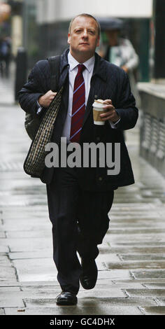 Ian Clement, ehemaliger stellvertretender Bürgermeister von London, vor dem Amtsgericht der City of Westminster im Zentrum von London, um wegen Missbrauch seiner Ausgaben Betrugsvorwürfe zu beantworten. Stockfoto