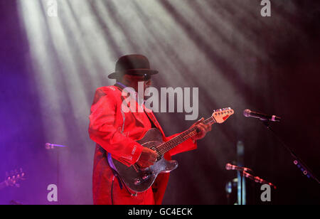 Tito Jackson, Bruder von Michael Jackson, tritt als besonderer Gast auf Gladys Knight's UK Tour in der MEN Arena in Manchester auf. Stockfoto