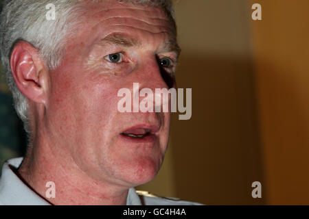Fußball - FIFA Fußball-Weltmeisterschaft 2010 - Qualifikationsrunde - Gruppe drei - Nordirland / Tschechische Republik - Nordirland Press Co.... Nigel Worthington, Manager in Nordirland, während einer Pressekonferenz im Corinthia Hotel, Prag. Stockfoto