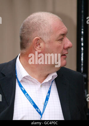 Der stellvertretende Generalsekretär der CWU, Dave ward, kommt zu Gesprächen mit den Chefs der Royal Mail im Gebäude des Gewerkschaftskongresses in London an. Stockfoto