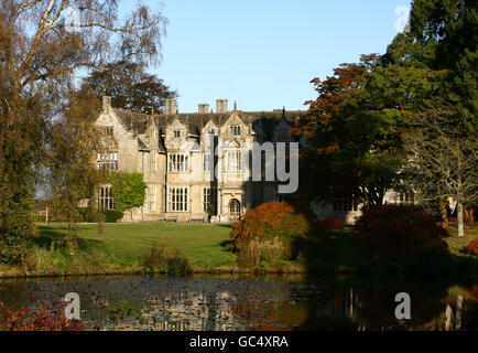 Eine allgemeine Ansicht des Wakehurst Place bei Ardingly in West Sussex. Stockfoto