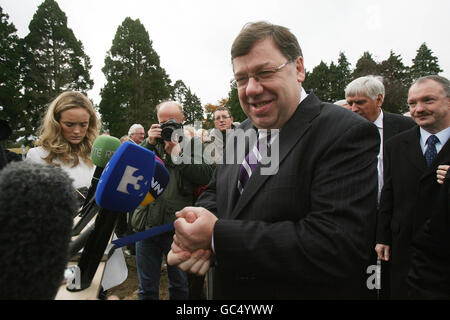 Taoiseach Brian Cowen spricht bei der jährlichen Fianna Fail Party Gedenkfeier am Grab von Wolf Tone in Bodenstown, Co Kildare. Stockfoto