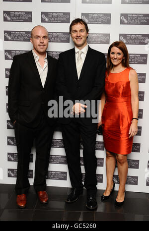 James Brough, Regisseur David Morrissey (Mitte) und Helen Elizabeth besuchen während des London Film Festivals die Premiere des neuen Films Don't Worry About Me im Vue West End in London. Stockfoto