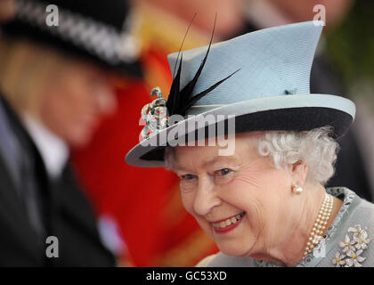 Die britische Königin Elizabeth II. Trifft den Präsidenten der Republik Indien, Prathibha Patil, während des Staatsbesuchs des indischen Präsidenten auf Schloss Windsor. Stockfoto