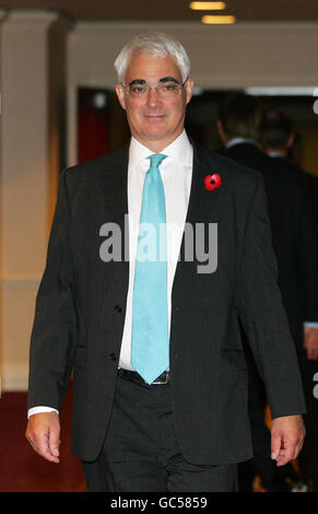 Kanzler Alistair Darling kommt zum Abendessen im Fairmont Hotel in St Andrews, Schottland, im Rahmen des G20-Treffens der Finanzminister und Zentralbankgouverneure an. Stockfoto