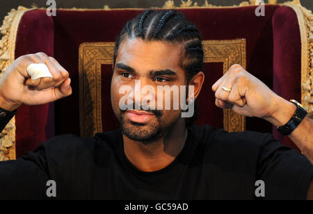 Boxen - David Haye Pressekonferenz - Park Plaza Riverbank Hotel. David Haye, Weltmeister im Schwergewicht, spricht während einer Pressekonferenz im Park Plaza Riverbank Hotel, London. Stockfoto