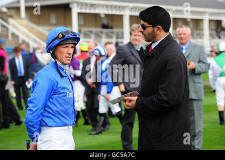 Horse Racing - Racing Post Trophy - Tag eins - Doncaster Racecourse Stockfoto