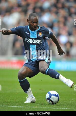 Fußball - Barclays Premier League - Stoke City / West Ham United - Britannia Stadium. Herita Ilunga, West Ham United Stockfoto