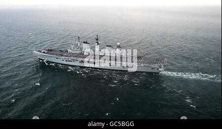 HMS Illustrious verbindet Fly Navy 100 feiern Stockfoto