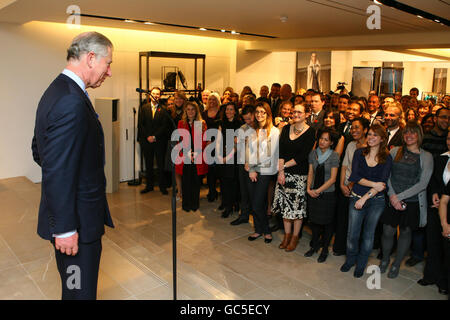 Der Prince Of Wales eröffnet neue Burberry HQ Stockfoto