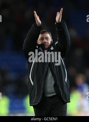 Billy Davies, Waldmanager von Nottingham, feiert nach dem letzten Pfiff Stockfoto