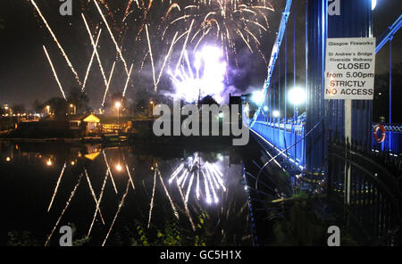 Bonfire Night Feuerwerk Stockfoto