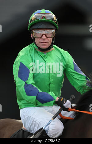 Pferderennen - Southwell Racecourse. Jimmy Quinn, Jockey Stockfoto