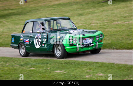 1968 60s Green TRIUMPH 176 Rennwagen: Oldtimer, geschätzter Veteran, restaurierter alter Timer, Sammlermotoren, Vintage-Erbe, Alt erhalten, Sammlerstück, restaurierte Veteranen, historische, historische Automobile, Nostalgie, Klassiker, Sammler, längst vergangene Autofahren in Leighton Hall, Carnforth, Lancashire, Großbritannien Stockfoto