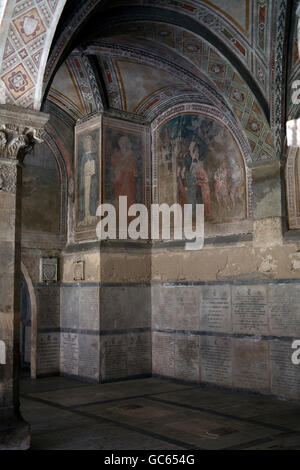 Fresken an der Wand des Kreuzgangs der Toten in die Basilika Santa Maria Novella, Florenz - Firenze - Italien Stockfoto