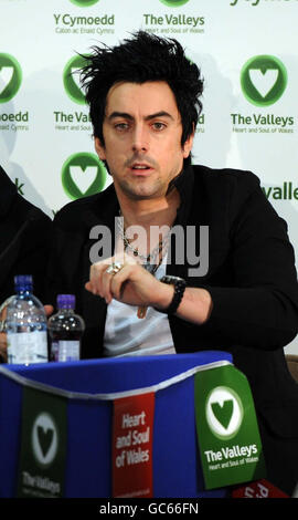 Lostprophets Sänger Ian Watkins bei einer Pressekonferenz an der Hawthorn High School in der Nähe von Pontypridd. Stockfoto