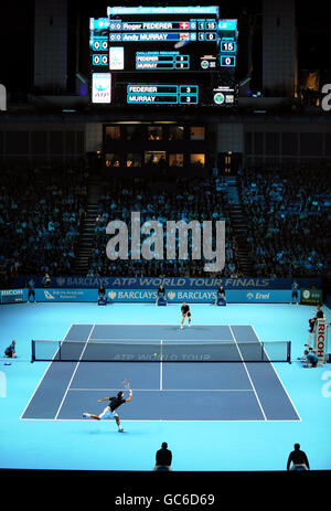 Ein Blick in die o2 Arena als der Schweizer Roger Federer beim ATP World Tennis Tour Finale in der O2 Arena in London gegen den Briten Andy Murray antritt. Stockfoto