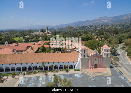 Die schönen alten Misson Kirche von Santa Barbara, Kalifornien Stockfoto