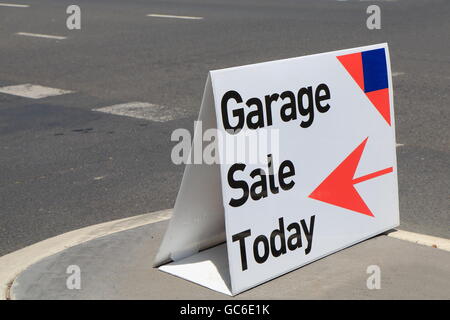 Garage Sale Zeichen Stockfoto