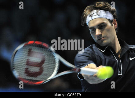 Der Schweizer Roger Federer in Aktion bei den ATP World Tennis Tour Finals von Barclay in der O2 Arena, London. Stockfoto