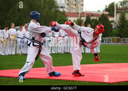 Jungen Martial Arts training Stockfoto