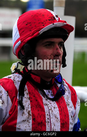 Rennen - Weihnachtsmarkttag - Uttoxeter Racecourse. Jockey A.P. Gasse während des Weihnachtsmarkttages auf der Uttoxeter Racecourse. Stockfoto