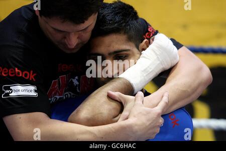 Amir Khan während des Media Workout im Gloves Community Center, Bolton. Stockfoto