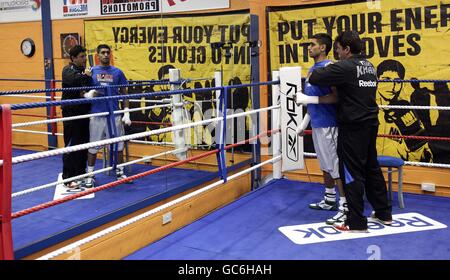 Boxen - Amir Khan Media Workout - Handschuhe Community Center. Amir Khan während des Medientaugs im Gloves Community Center, Bolton. Stockfoto