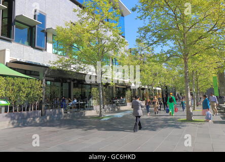 Menschen besuchen Southbank in Melbourne Australien. Stockfoto
