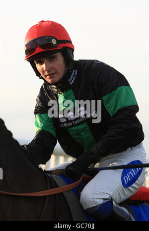 Pferderennen - Huntingdon Racecourse. Jockey Liam Treadwell Stockfoto