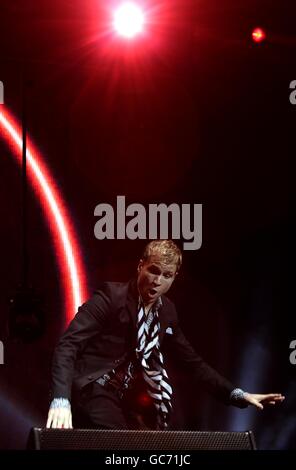 Brian Littrell von den Backstreet Boys, die während des Jingle Bell Ball von Capital FM in der O2 Arena in London auftreten. Stockfoto