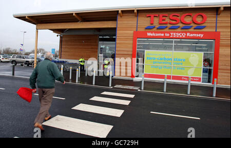 Klimaneutraler Tesco Store. Ein Überblick über den weltweit ersten klimaneutralen Tesco-Laden in Ramsey, Cambridgeshire. Stockfoto