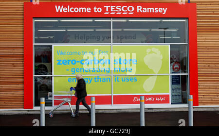 Klimaneutraler Tesco Store. Ein Überblick über den weltweit ersten klimaneutralen Tesco-Laden in Ramsey, Cambridgeshire. Stockfoto