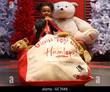 Neuer Hamleys Store eröffnet in St. Enoch Centre Stockfoto