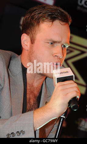 X-Factor Finalist Olly Murs bei einem geheimen Gig in Soho, London. Stockfoto