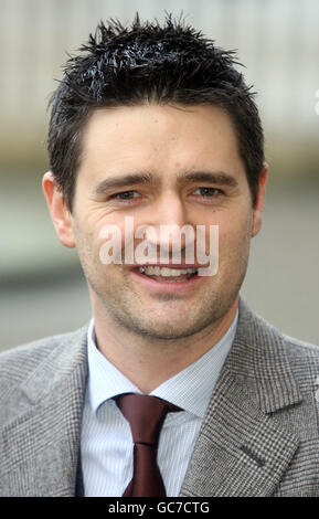 Tom Chambers kommt zu den Women's Own Children of Courage Awards in Westminster Abbey, London. Stockfoto