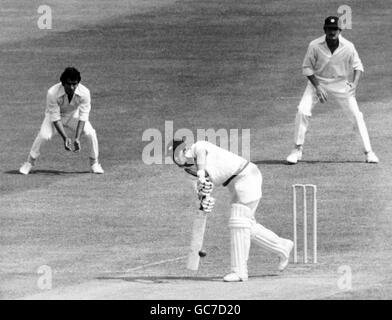 Cricket - Indien auf den Britischen Inseln 1974 - Marylebone Cricket Club V Indians - zweiter Tag - Lord's Cricket Ground. Marylebone Cricket Club Batsman Geoff boykottiert in Aktion Stockfoto